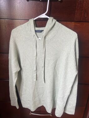 Denver  Hayes Sweater